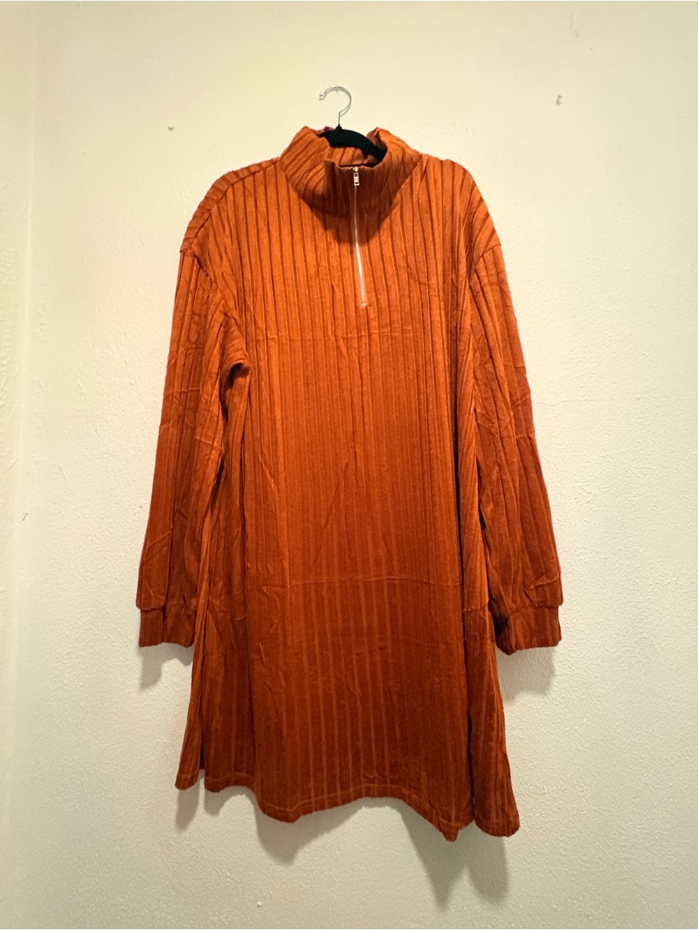 Long-Sleeve Ribbed Zip-Front Dress in Rust - Picture 2 of 3